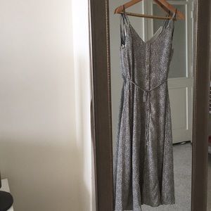 Beautiful black and off white dress!